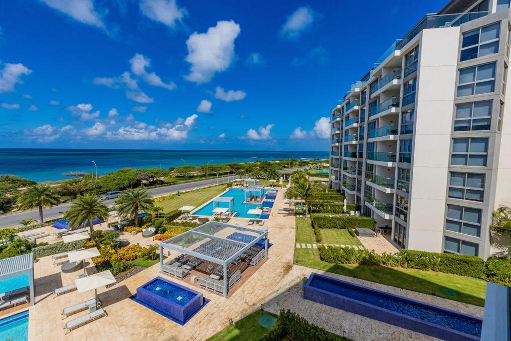 Azure Beach Residences Palm Beach Exterior foto
